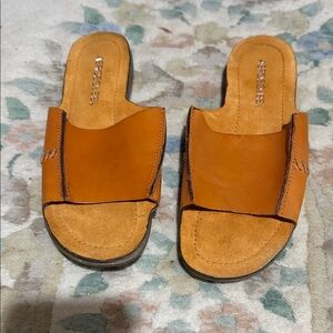 AEROSOLES Women's Brown Leather Mules